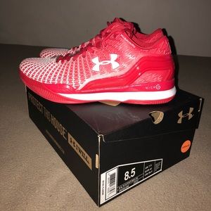 Under Armour Clutch Fit Drive Basketball Sneakers